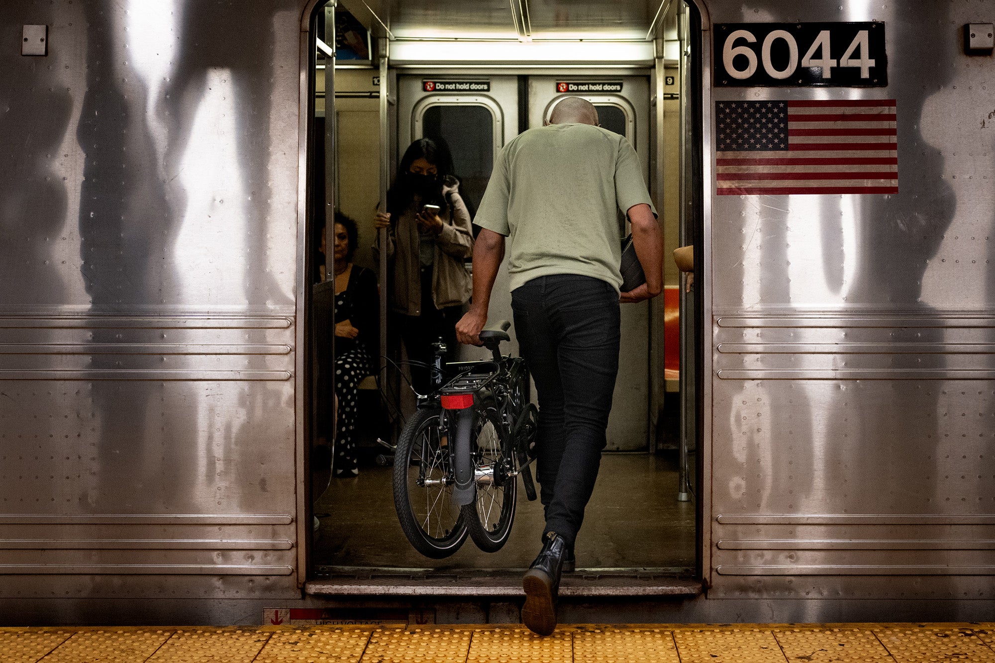 PRIORITY FOLDER – Priority Bicycles