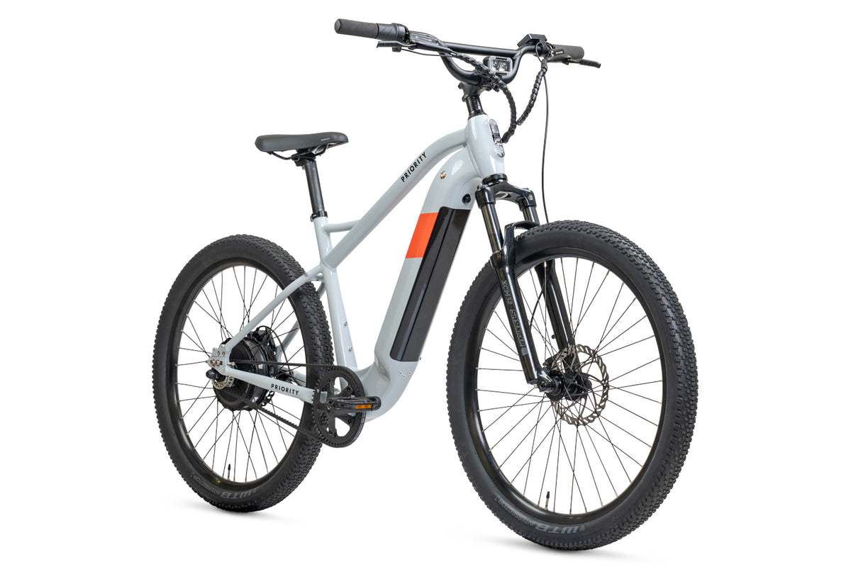The Priority E-Sauce viewed from the front. Featuring Gates Carbon Belt Drive, 750W Torque Sensing Motor, 100mm travel fork, integrated battery.