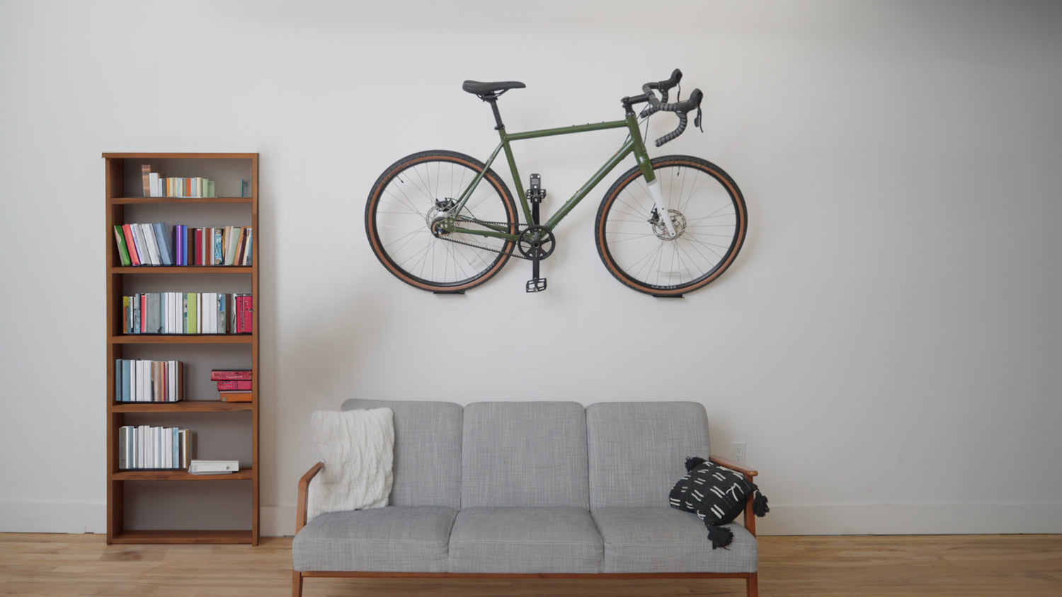 174HUDSON Wall Mounted Bike Rack1