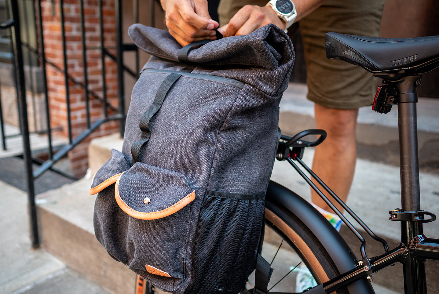 174HUDSON Pannier Backpack on a Priority Bicycle