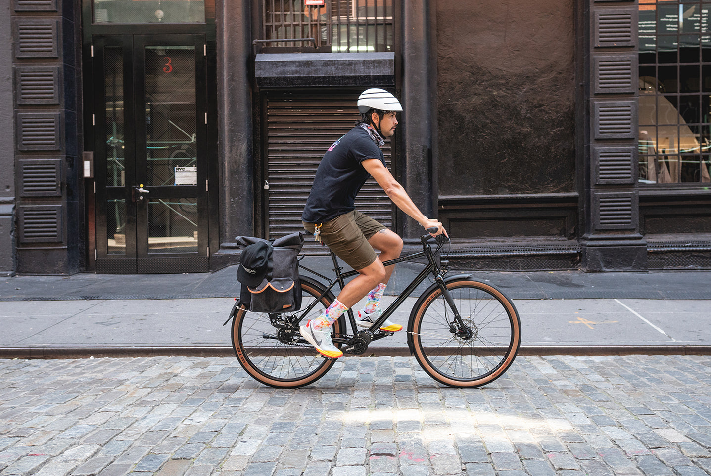 174HUDSON Pannier Backpack on a Priority Bicycle